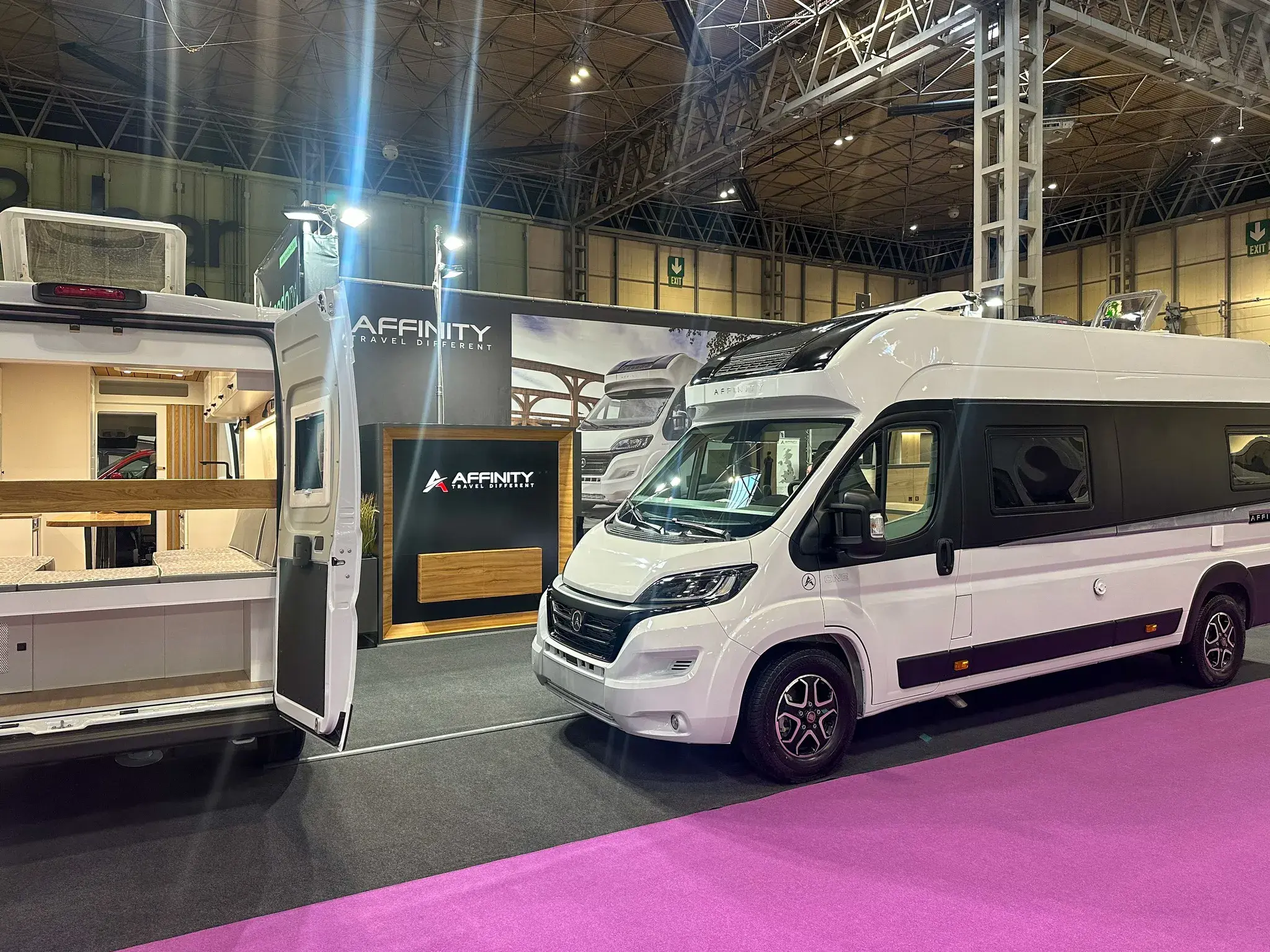 Affinity Stand 1