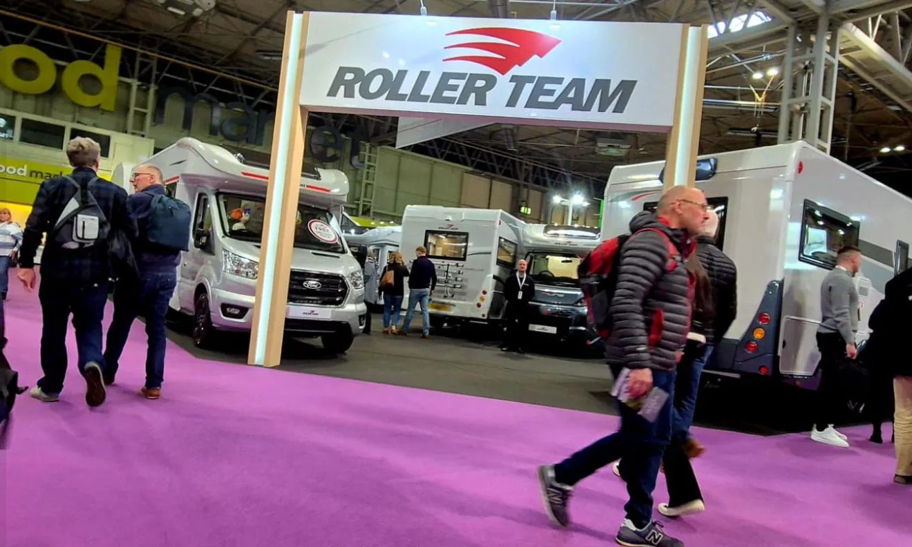 Roller Team Stand Brand
