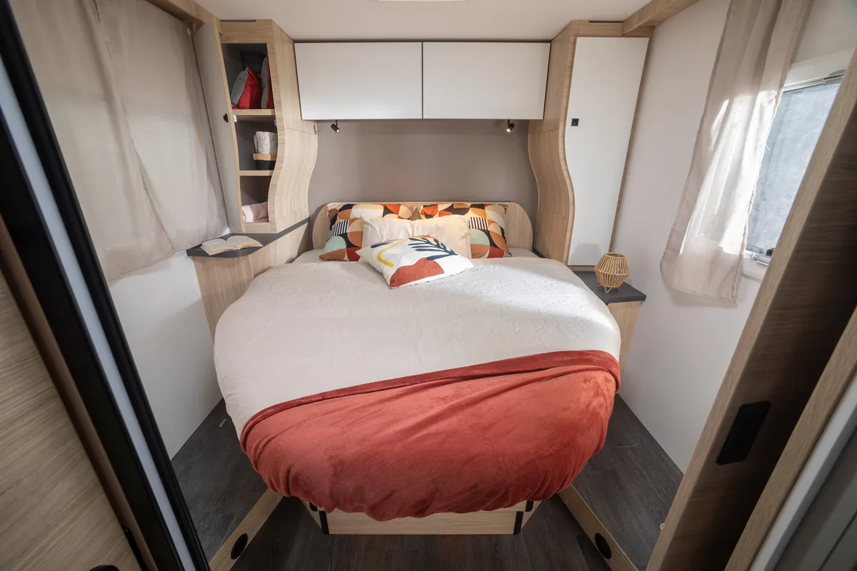 Chausson Profile Anniversary Line 798 Motorhome Drop Down Bed