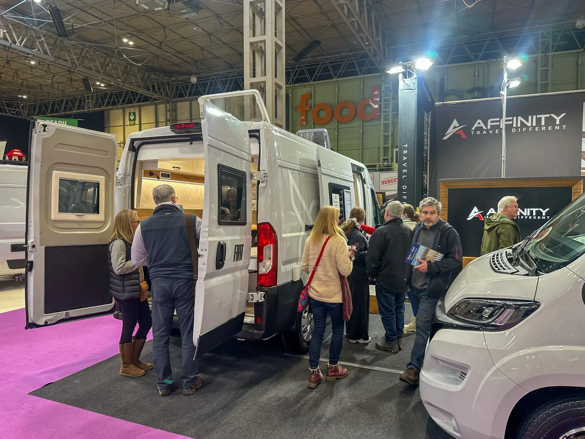 Affinity Stand 3